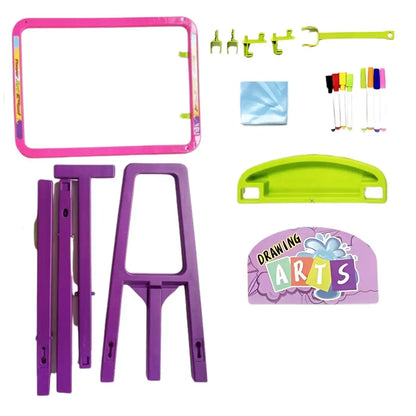 Accesorii pentru tabla Woopie: markere, lavetă, poliță verde, elemente de montaj și suport.