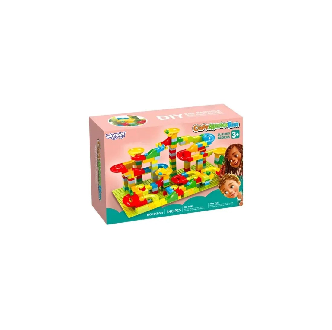 Ambalajul setului Woopie Crazy Marble Run NKT-311, 340 piese, cu recomandare de vârstă 3+ ani.