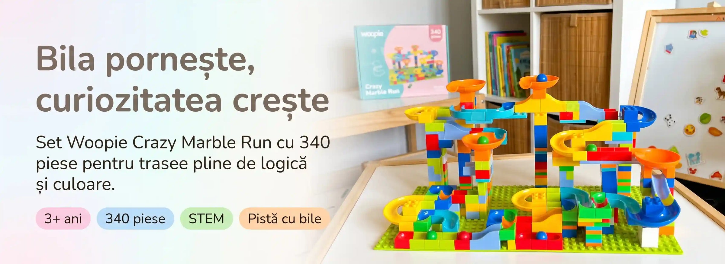 Banner AryaJoy pentru setul Woopie Crazy Marble Run cu pistă pentru bile, 340 piese, trasee colorate și mesaj despre logică și joacă STEM.