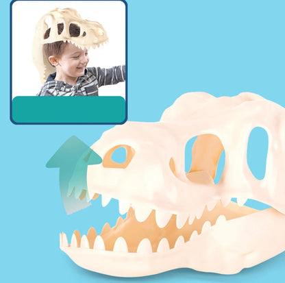Craniu de dinozaur Woopie folosit în joacă, cu deschidere mare și formă potrivită pentru explorare.