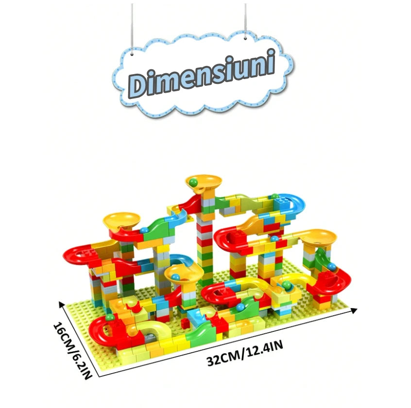 Imagine cu dimensiunile pistei Woopie Crazy Marble Run, model de 32 x 16 cm construit din blocuri colorate.