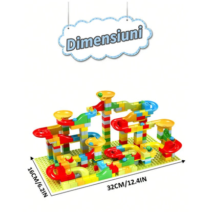 Imagine cu dimensiunile pistei Woopie Crazy Marble Run, model de 32 x 16 cm construit din blocuri colorate.