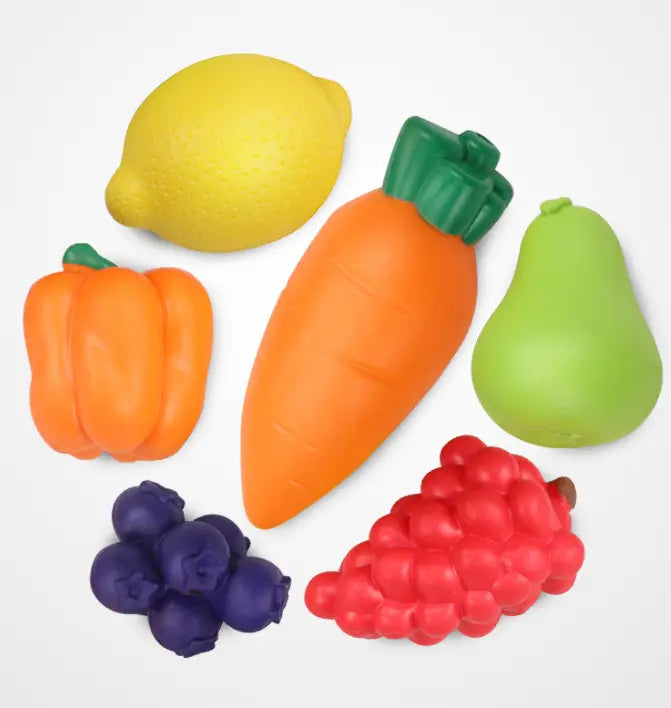 Fructe și legume colorate Lean Toys cu prindere tip scai pentru joc de tăiere.
