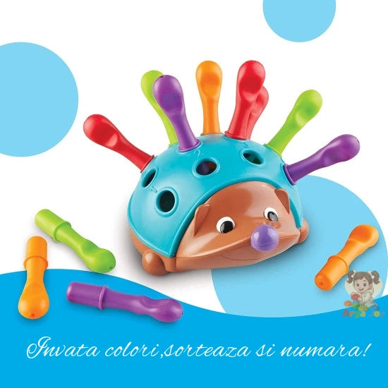 Țepii colorați ai Ariciului Woopie așezați pe culori pentru sortare și recunoaștere.