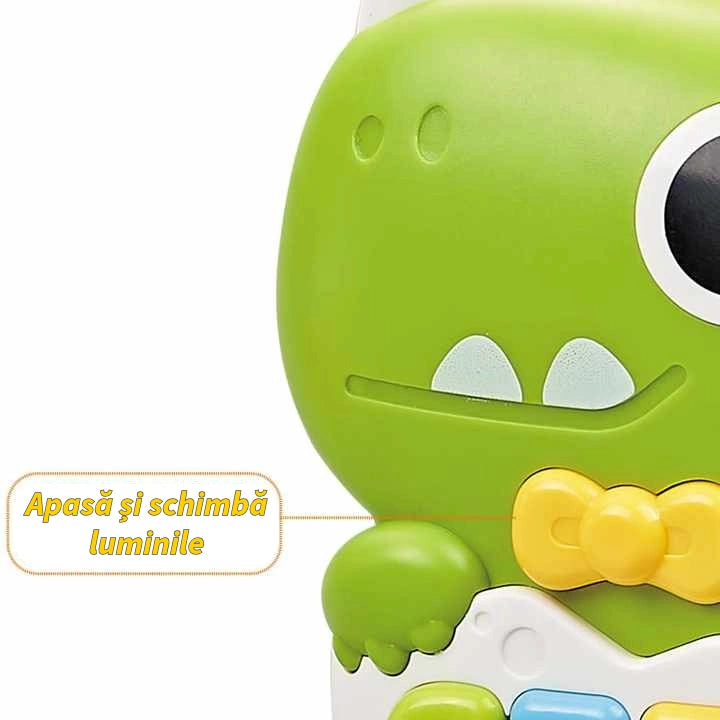 Detaliu cu jucăria muzicală Lean Toys în formă de dinozaur verde și funcția de schimbare a luminilor.