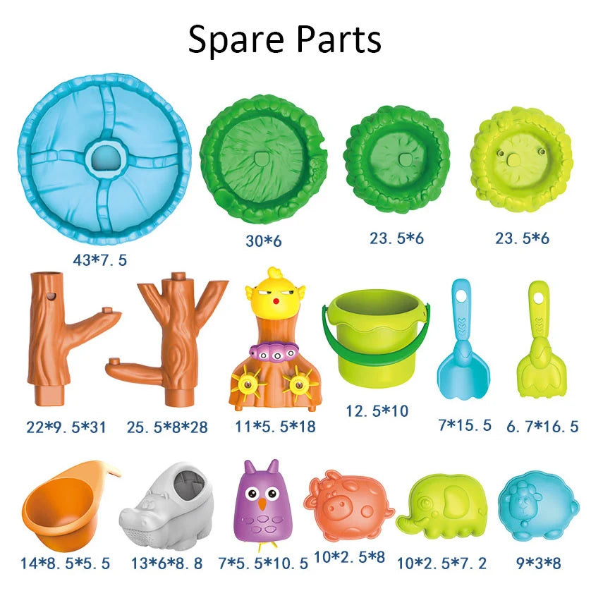 Piesele și accesoriile mesei Woopie Big Tree Water Table, cu copac, tăvi, găletușă, lopățele și forme.