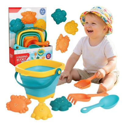 Set Woopie Baby cu găletușă pliabilă albastră, lopățică, greblă și forme marine pentru nisip, baie sau plajă.