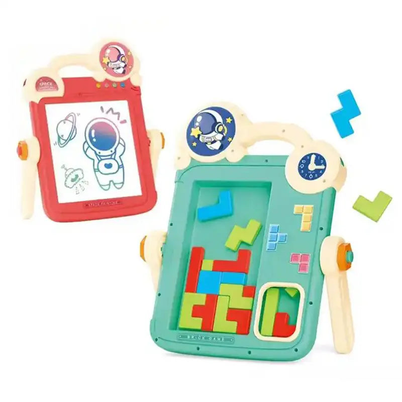 Prim-plan cu tabla Woopie pe partea de joc Tetris, cu piese colorate așezate în cadru.